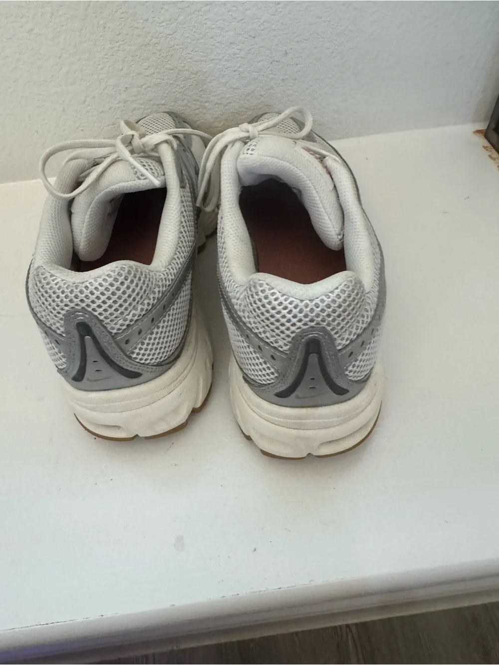 Nike White and Silver Women’s Athletic Running Sneakers